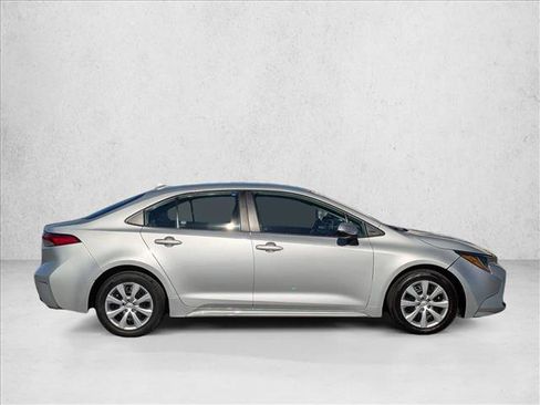 Used 2023 Toyota Corolla LE image 4