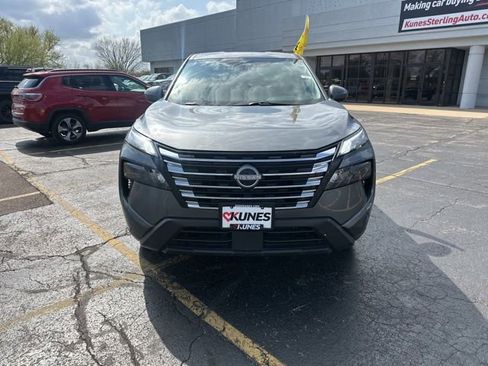 Used 2025 Nissan Rogue SV AWD/4WD image 19