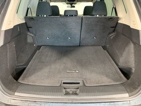 Used 2023 Nissan Rogue SV image 13