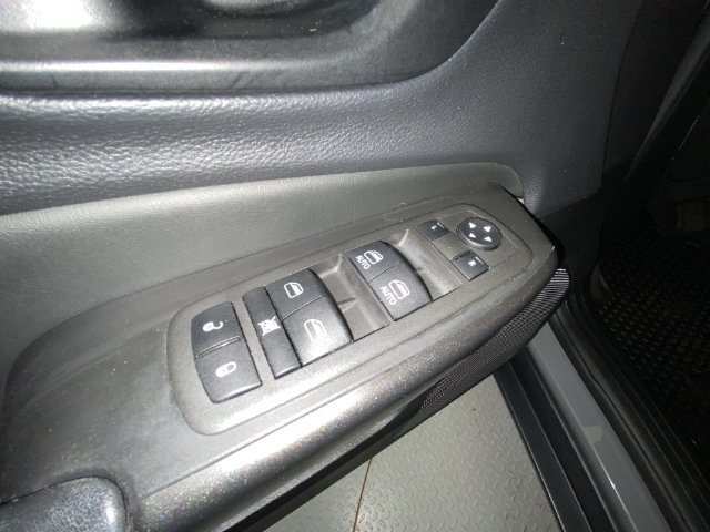 Used 2022 Jeep Cherokee Trailhawk AWD/4WD image 13