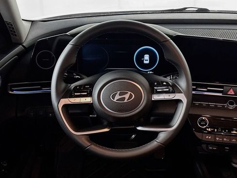 Used 2024 Hyundai Elantra Limited image 13