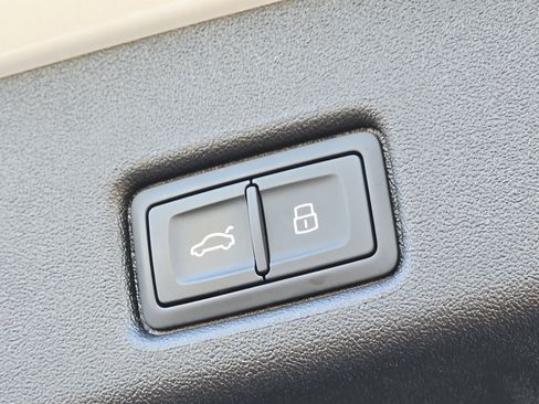 Certified 2025 Audi Q5 Prestige image 30