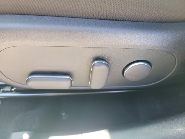 Used 2024 Hyundai Kona SEL FWD image 17