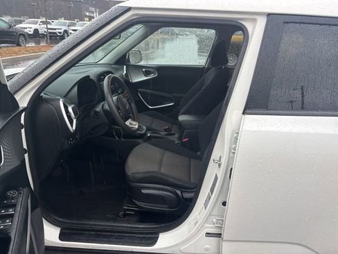 Used 2022 Kia Soul LX w/ Technology Package image 15
