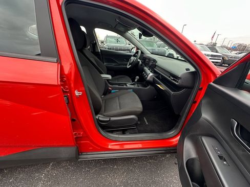 Certified 2024 Hyundai Kona SE image 28