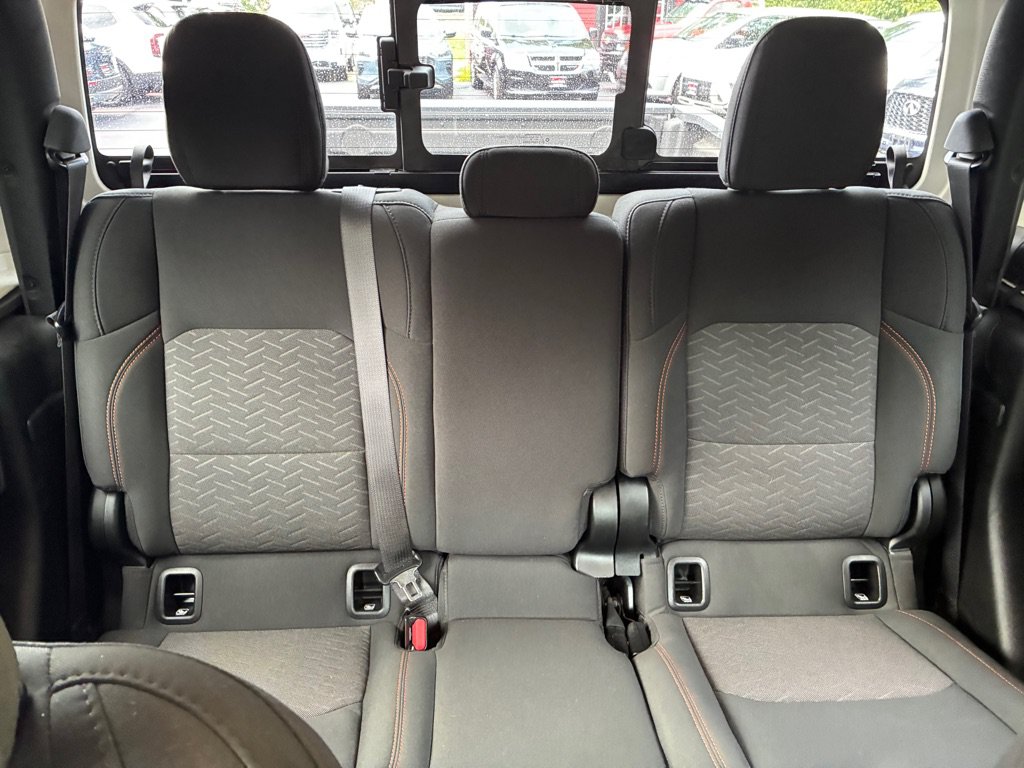 Used 2023 Jeep Gladiator Mojave AWD/4WD image 23