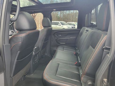 Used 2023 Nissan Titan PRO-4X w/ Pro-4x Convenience Package image 12