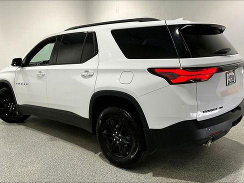 Used 2022 Chevrolet Traverse LT w/ Midnight/Sport Edition AWD/4WD image 4