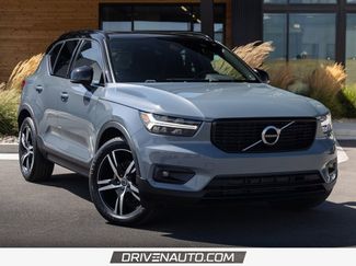 Used 2022 Volvo XC40 T5 R-Design image 1