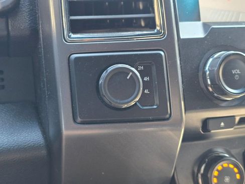 Used 2018 Ford F150 XLT w/ Equipment Group 302A Luxury AWD/4WD image 19