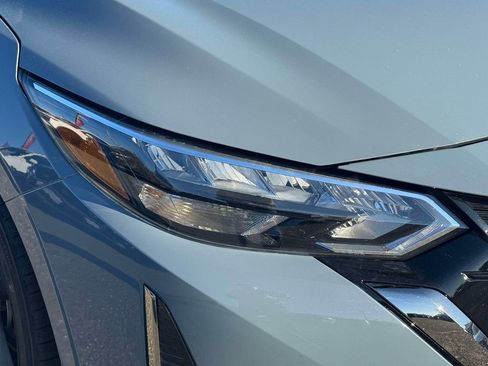 Used 2025 Nissan Sentra SR w/ SR Premium Package image 9