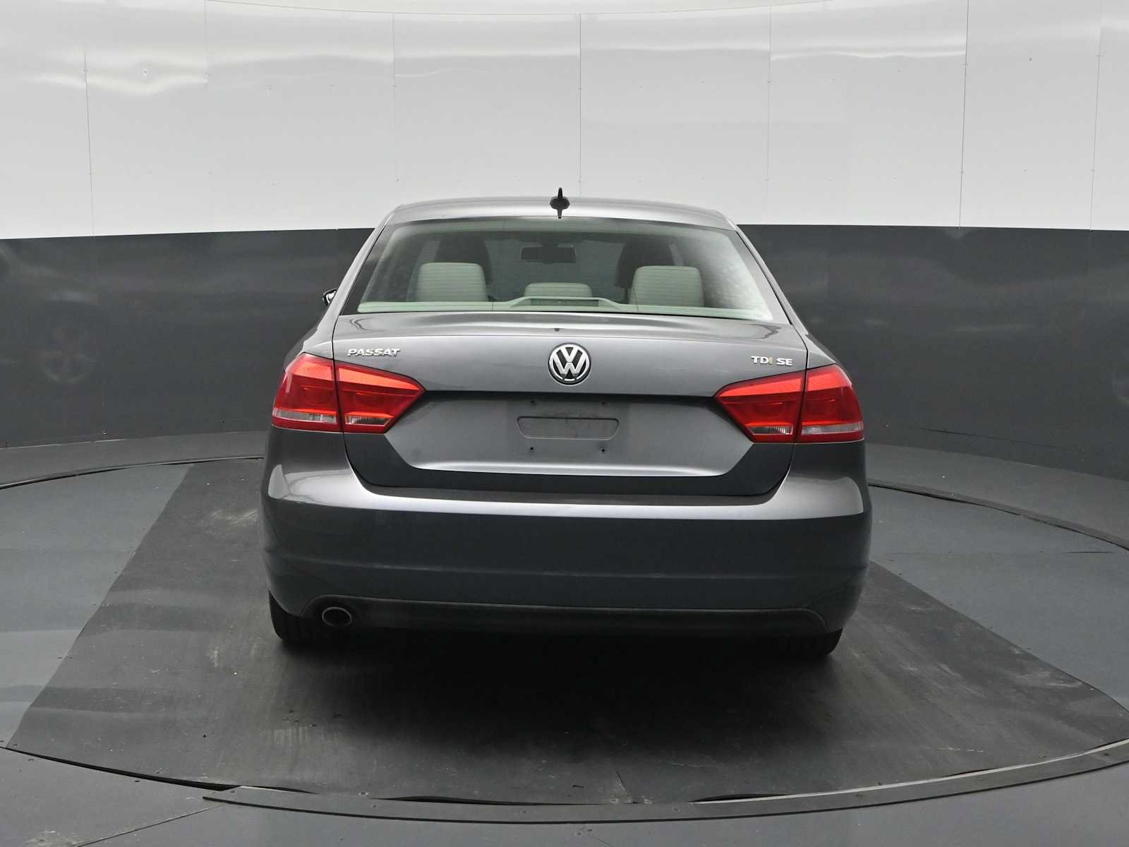 Used 2012 Volkswagen Passat TDI SE FWD image 8