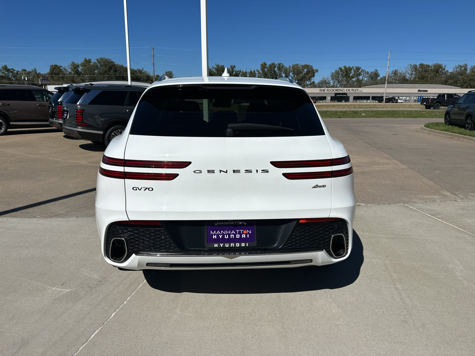 Used 2025 Genesis GV70 2.5T AWD/4WD image 14