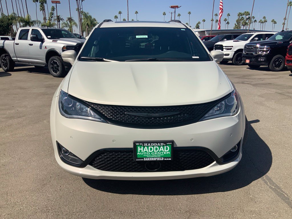 Certified 2020 Chrysler Pacifica Limited FWD image 2