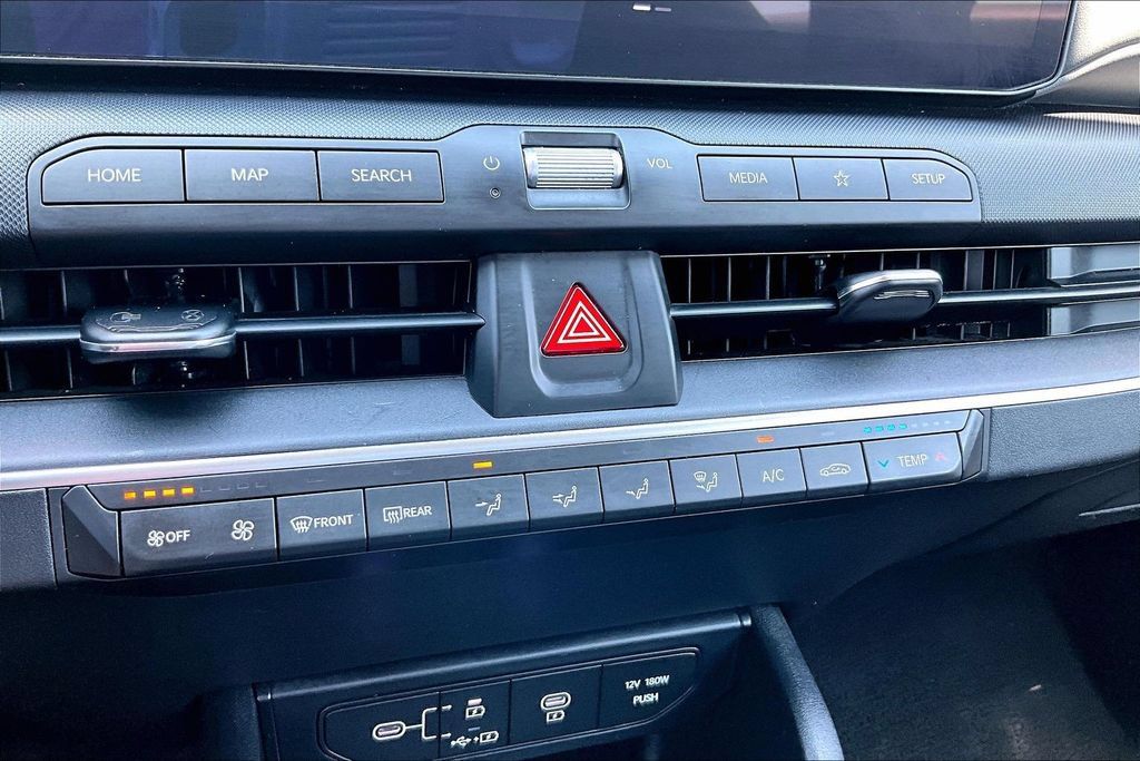 Used 2025 Kia K4 FWD image 30