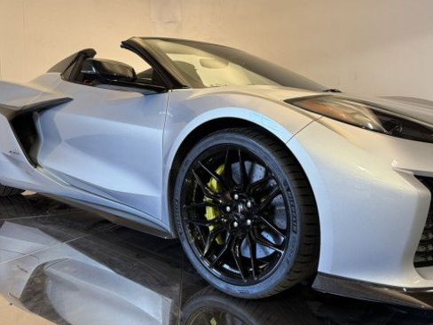 Used 2023 Chevrolet Corvette Z06 w/ Stealth Interior Trim Package image 18