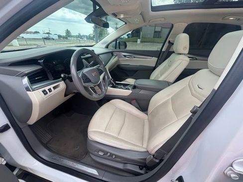 Used 2021 Cadillac XT5 Premium Luxury FWD image 11