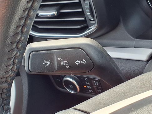 Used 2023 Ford Explorer XLT w/ Equipment Group 202A AWD/4WD image 18