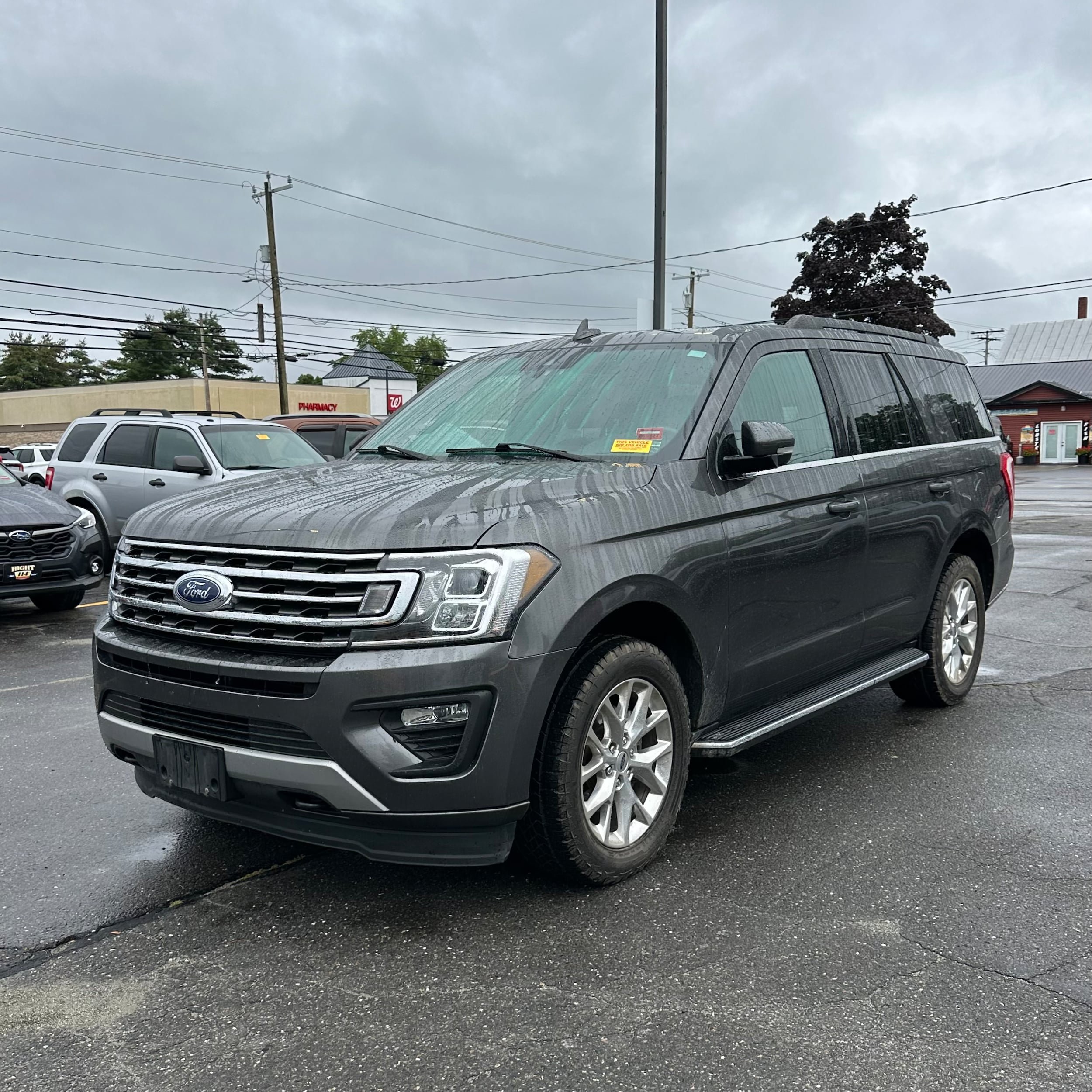 Used 2021 Ford Expedition XLT AWD/4WD image 3
