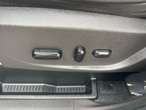 Used 2019 Ford Escape Titanium FWD image 32