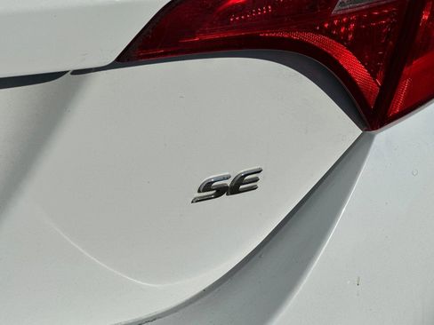 Used 2017 Toyota Corolla SE w/ Carpet Mat Package (TMS) image 29