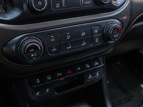 Used 2022 GMC Canyon AT4 w/ Driver Alert Package AWD/4WD image 23