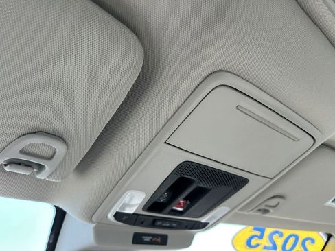 Used 2025 Honda Accord SE image 25