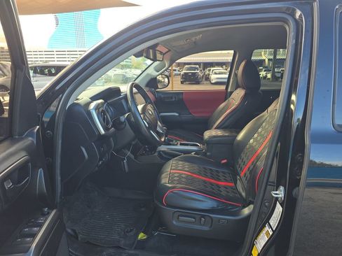 Used 2021 Toyota Tacoma SR5 image 3