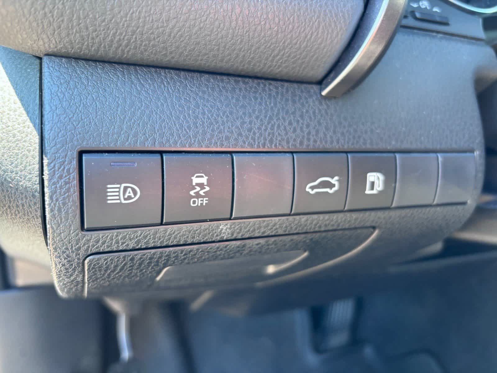Used 2018 Toyota Camry XSE FWD image 14