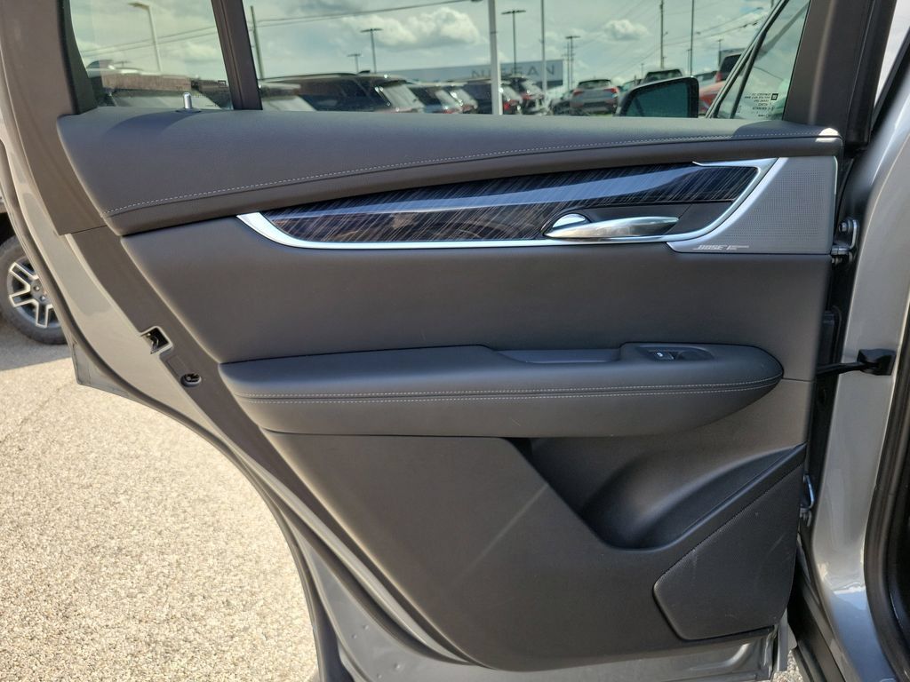 Used 2024 Cadillac XT6 Premium Luxury AWD/4WD image 17