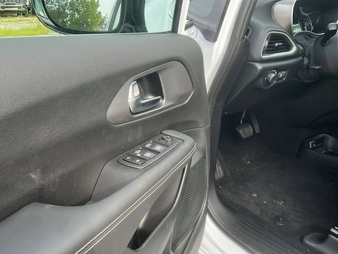 New 2026 Chrysler Voyager LX image 16