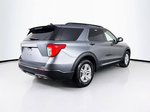 Used 2023 Ford Explorer XLT w/ Equipment Group 202A AWD/4WD image 7
