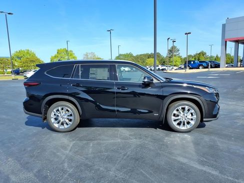 New 2026 Toyota Highlander Limited AWD/4WD image 2
