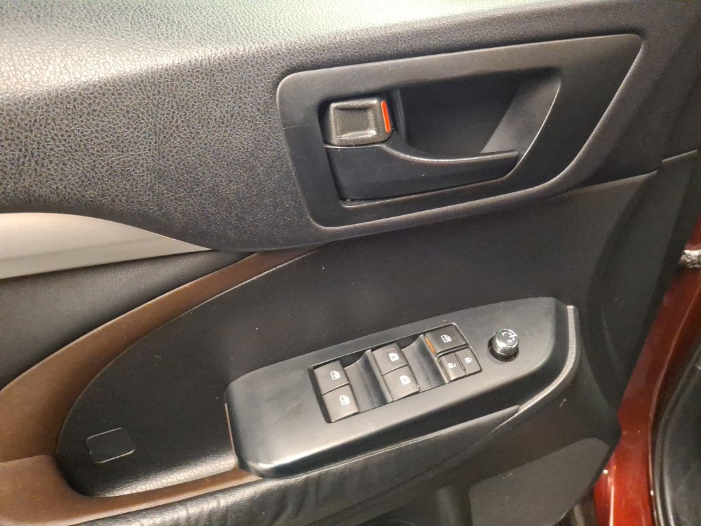 Used 2014 Toyota Highlander Plus AWD/4WD image 15