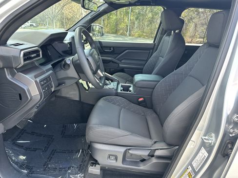 Used 2024 Toyota Tacoma SR5 w/ SR5 Upgrade Package image 29