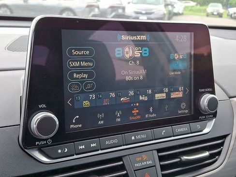 Used 2025 Nissan Altima 2.5 SV FWD image 17