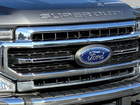 Certified 2022 Ford F250 Lariat w/ Lariat Ultimate Package AWD/4WD image 27