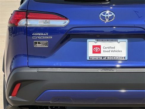 Certified 2025 Toyota Corolla Cross LE w/ Moonroof Package image 5