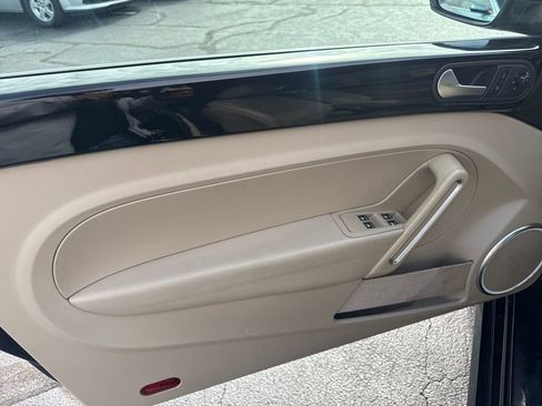 Used 2014 Volkswagen Beetle TDI image 11