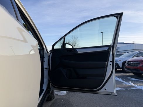 Used 2018 Subaru Outback 2.5i image 32