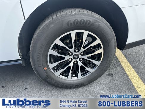 Used 2025 Ford Expedition Max Platinum AWD/4WD image 10