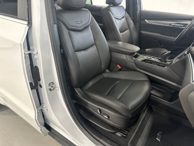 Certified 2024 Cadillac XT6 Luxury w/ LPO, Floor Liner Package AWD/4WD image 30