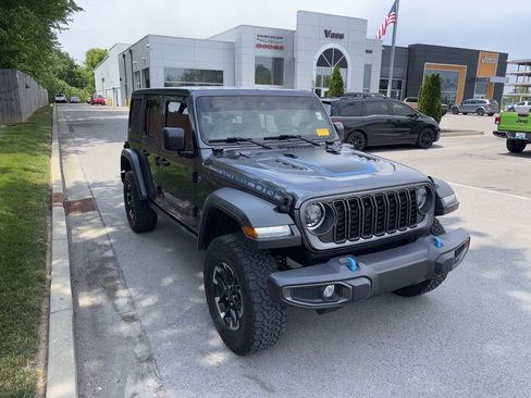 Used 2024 Jeep Wrangler Unlimited Rubicon 4xe w/ Safety Group AWD/4WD image 7