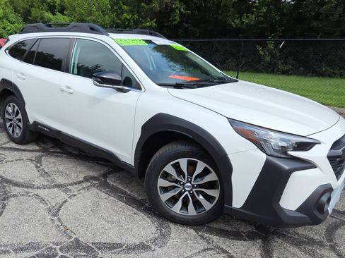 Used 2023 Subaru Outback Limited AWD/4WD image 2