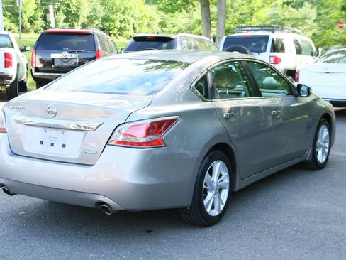 Used 2014 Nissan Altima 2.5 SL w/ Technology Package FWD image 7