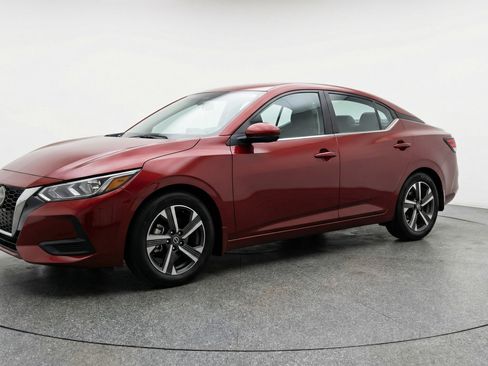 Used 2025 Nissan Sentra SV image 3