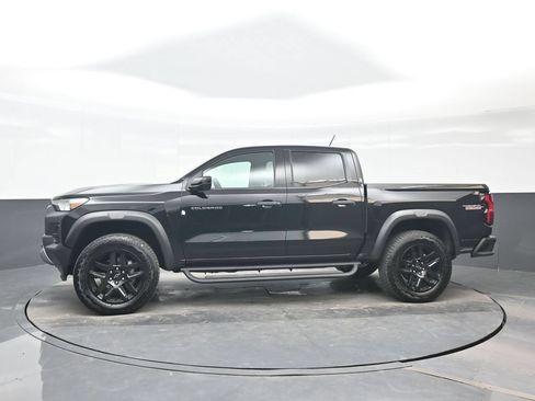 Used 2024 Chevrolet Colorado Trail Boss w/ Technology Package AWD/4WD image 3