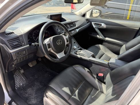 Used 2012 Lexus CT 200h Premium w/ Premium Audio Pkg FWD image 8