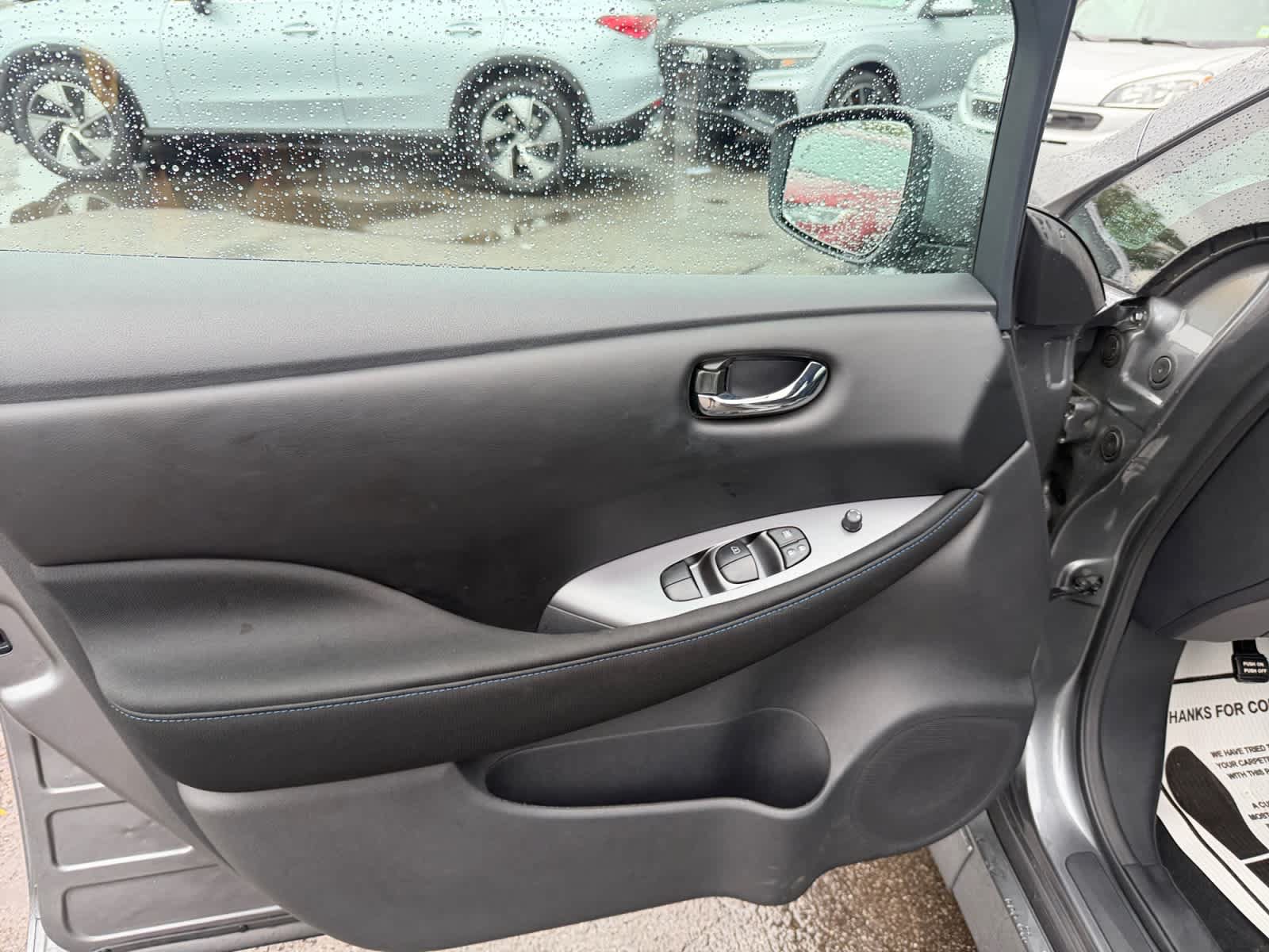 Used 2025 Nissan Leaf S FWD image 12