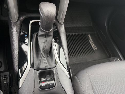 Certified 2022 Toyota Corolla Cross LE w/ Moonroof Package image 21